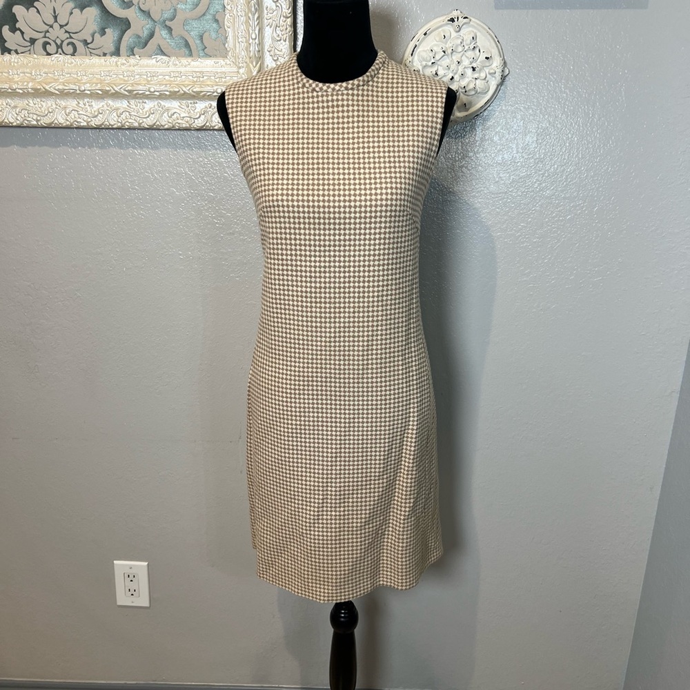 Vintage Houndstooth Skirt Suit with Cape Jacket - Neutral Tones - Picture 11 of 12